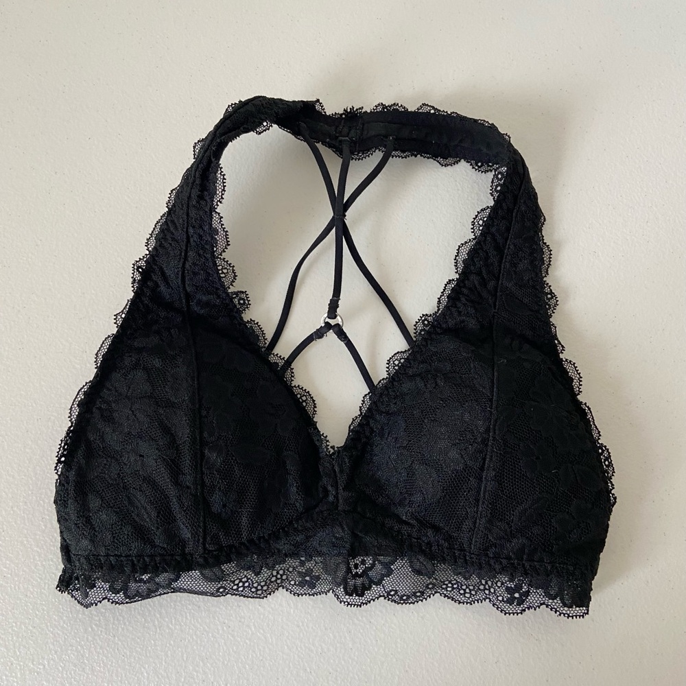 NWOT Gilly Hicks junior’s black lace strappy adjustable halter neck bralette bra